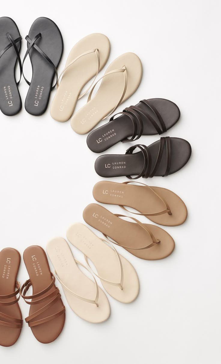 صنادل ونعال